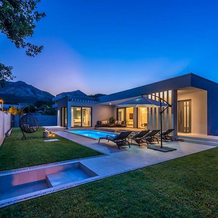 Villa Oasis - Your Luxury Home Away From Home Celopeci Экстерьер фото