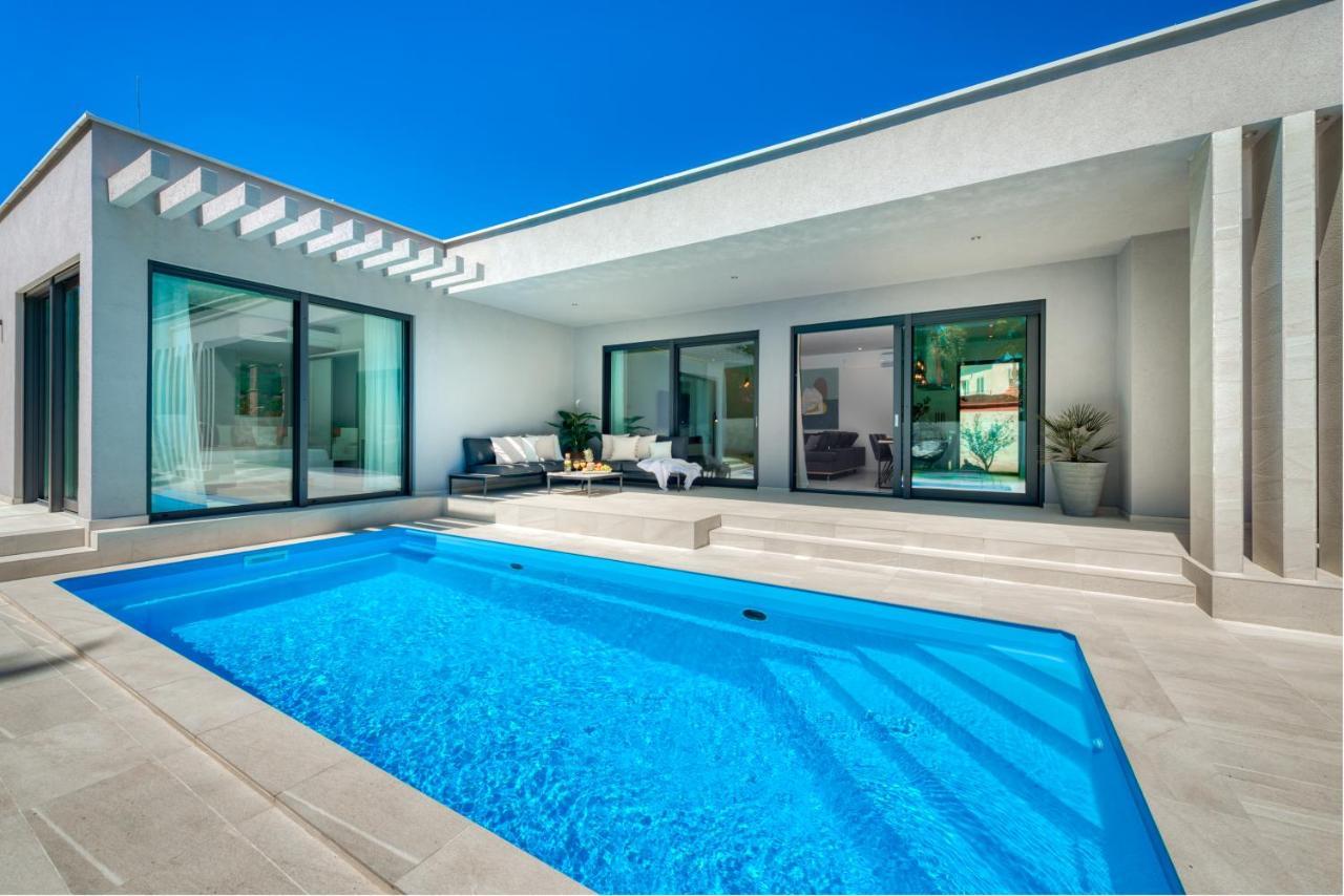 Villa Oasis - Your Luxury Home Away From Home Celopeci Экстерьер фото