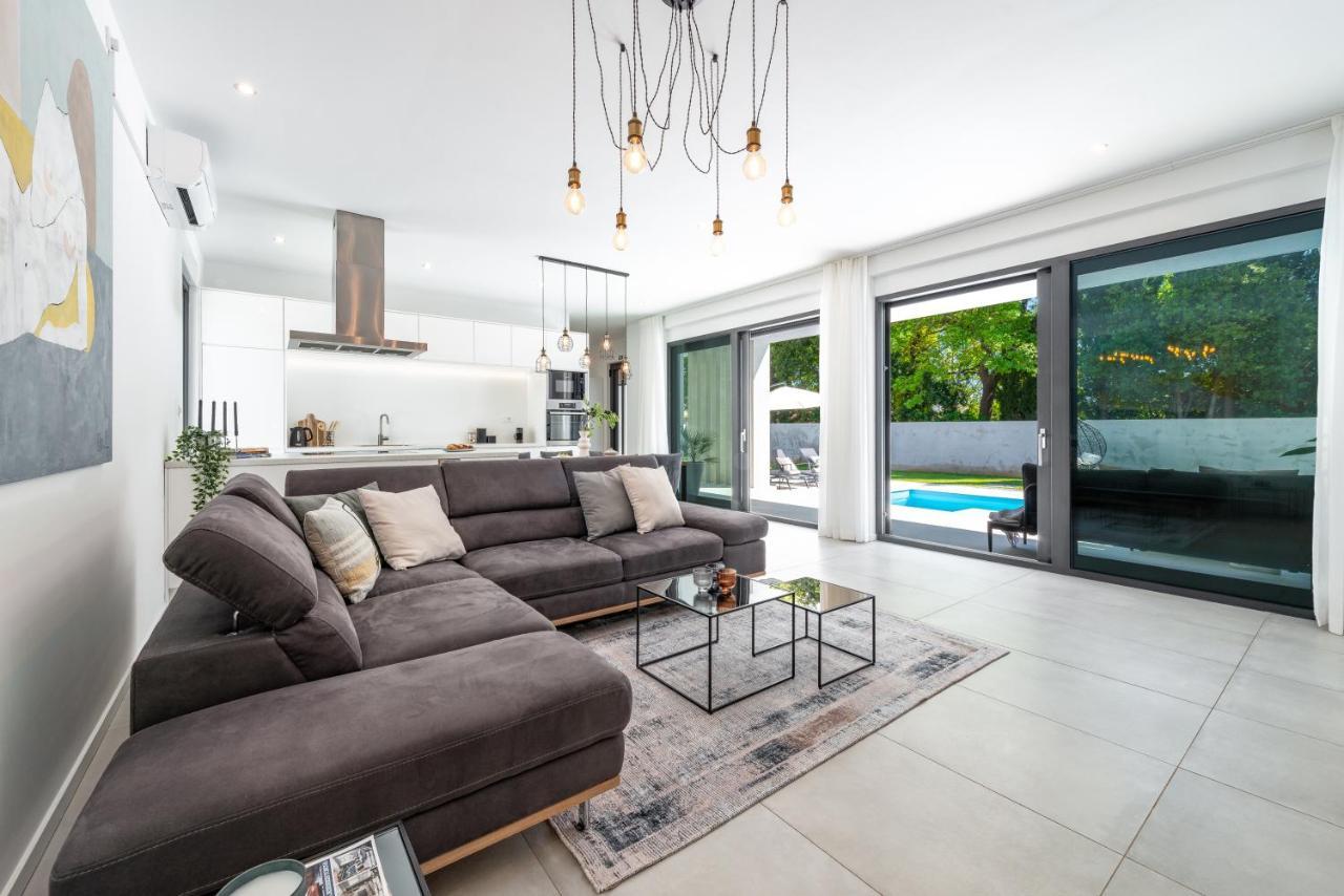 Villa Oasis - Your Luxury Home Away From Home Celopeci Экстерьер фото