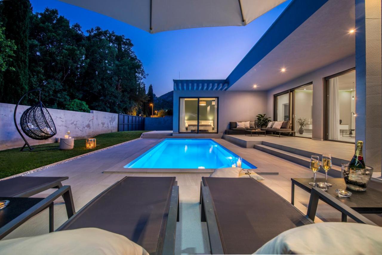 Villa Oasis - Your Luxury Home Away From Home Celopeci Экстерьер фото